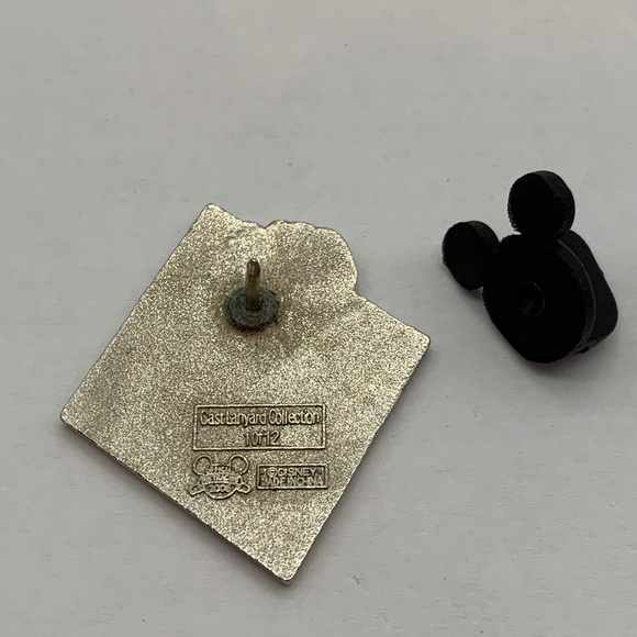 Disney Parks Pin Trading Alice in Wonderland Cast Lanyard Collection 2006 Pin - Picture 5 of 6